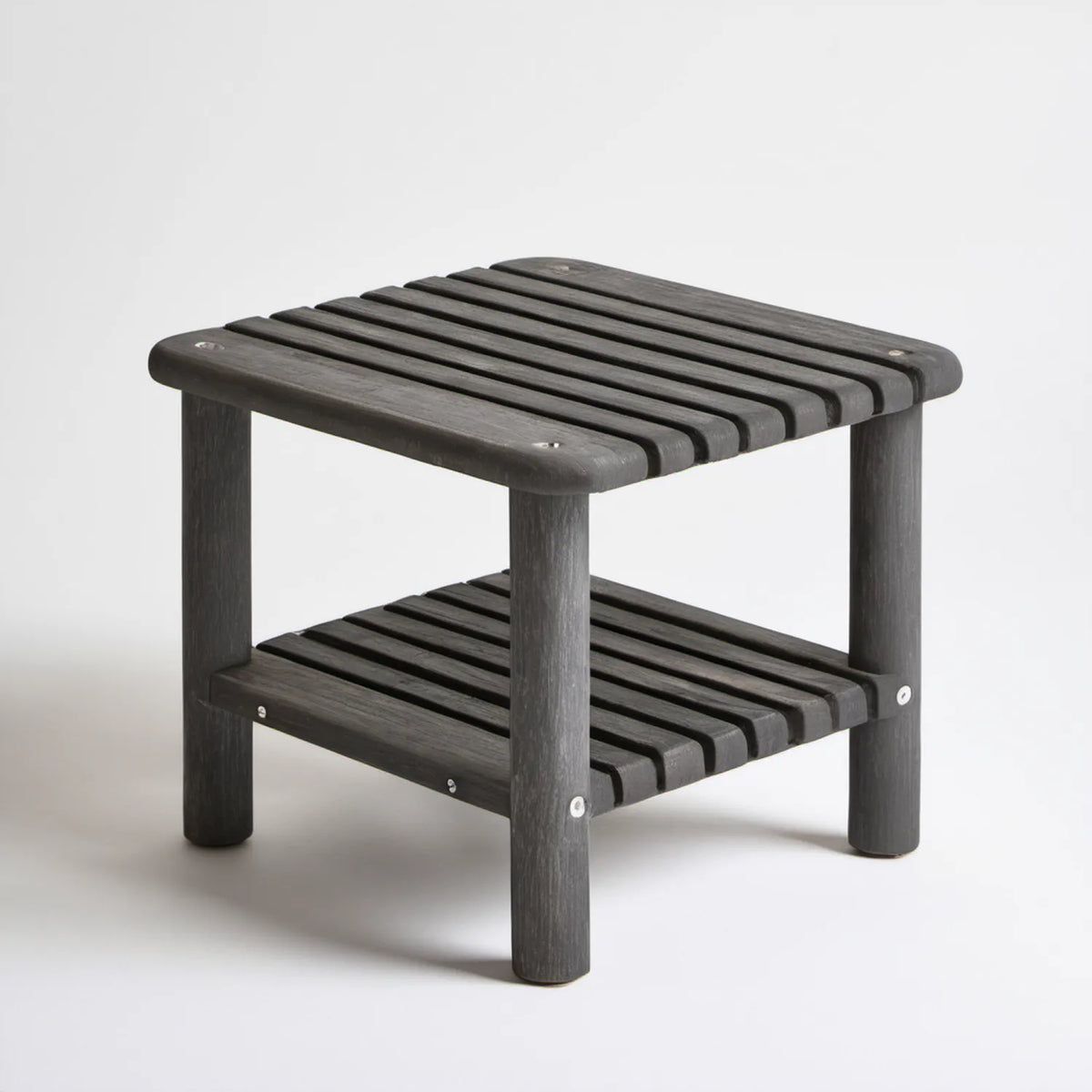 Czarny stolik boczny z HDPE z dolną półką 45 x 45 x 50 cm